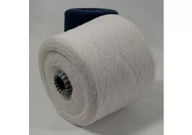 Букле: 70% меринос, 30% ПА, Art: Mousse, Zegna Baruffa, цвет: молочный с розовинкой, 1400 м/100 гр. (6199)